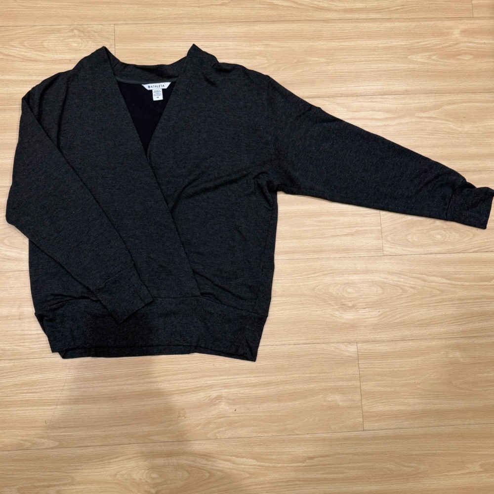 Athleta Gray V-Neck Top